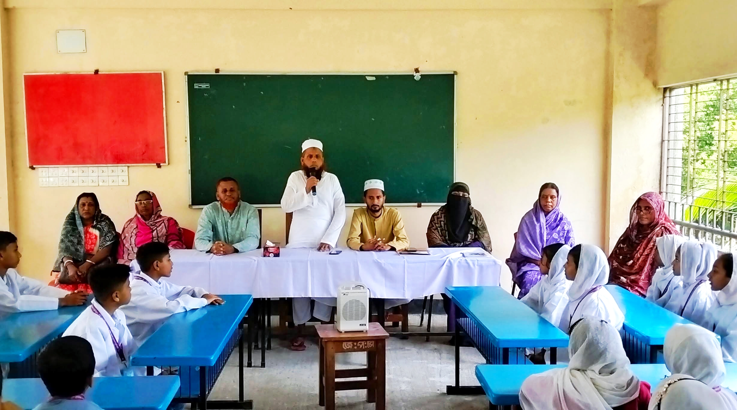 চরফৈজুদ্দিন গোমাতলী স্কুলে টাইফয়েডের টিকাদান বাস্তবায়নে কাউন্সিলিং অনুষ্ঠিত